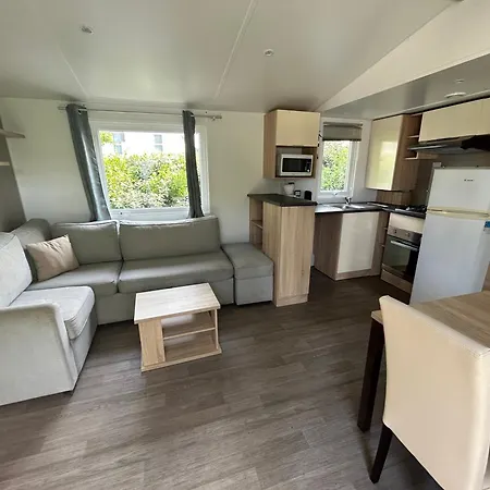 キャンプ場 Mobilhome Les 3c De